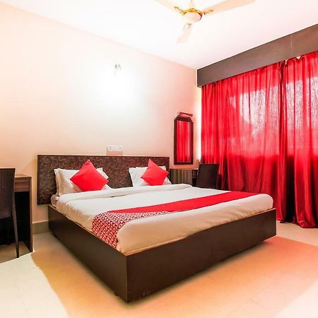 Oyo 18794 Hotel Colva Plaza Bagian luar foto