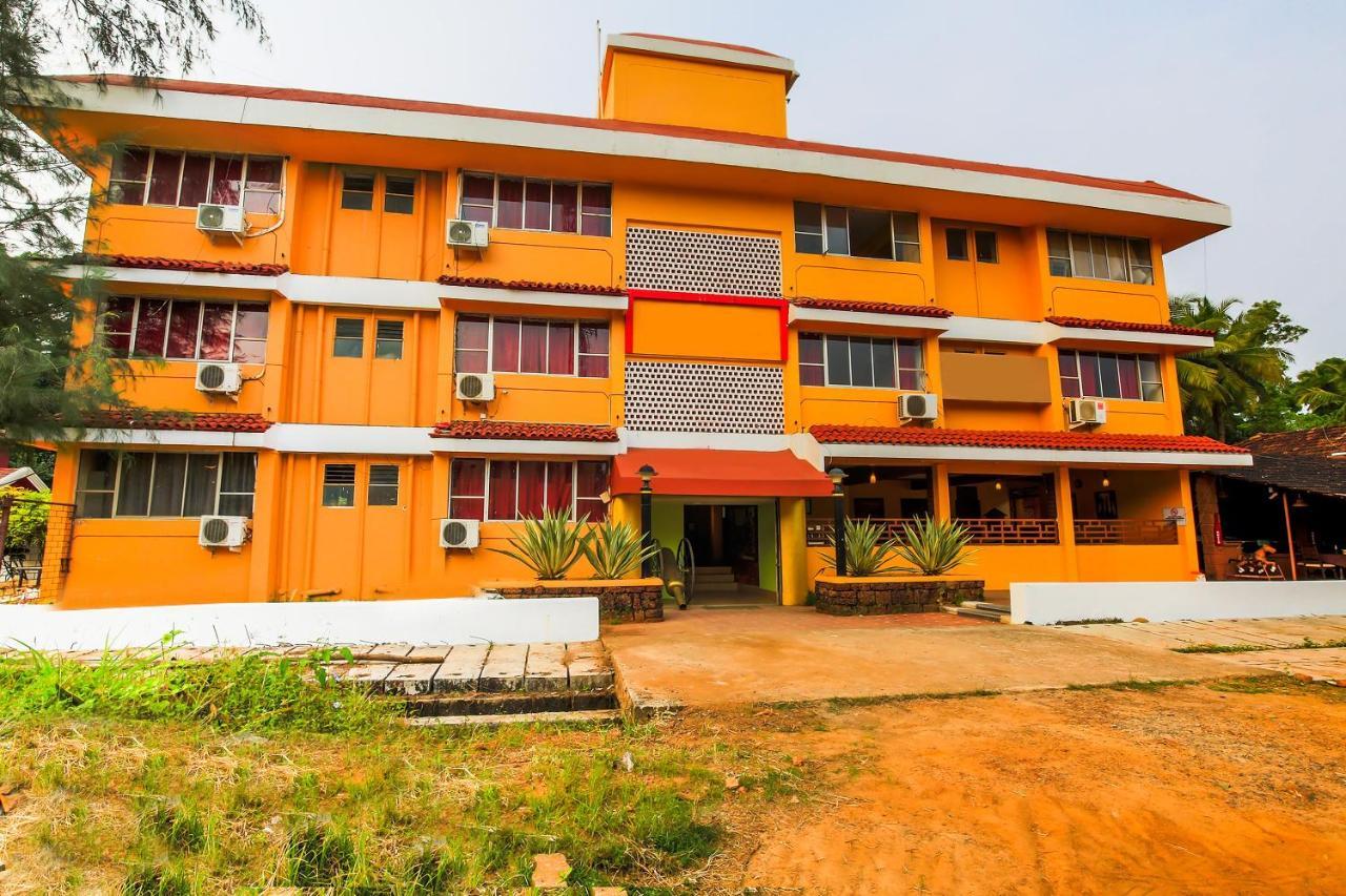 Oyo 18794 Hotel Colva Plaza Bagian luar foto
