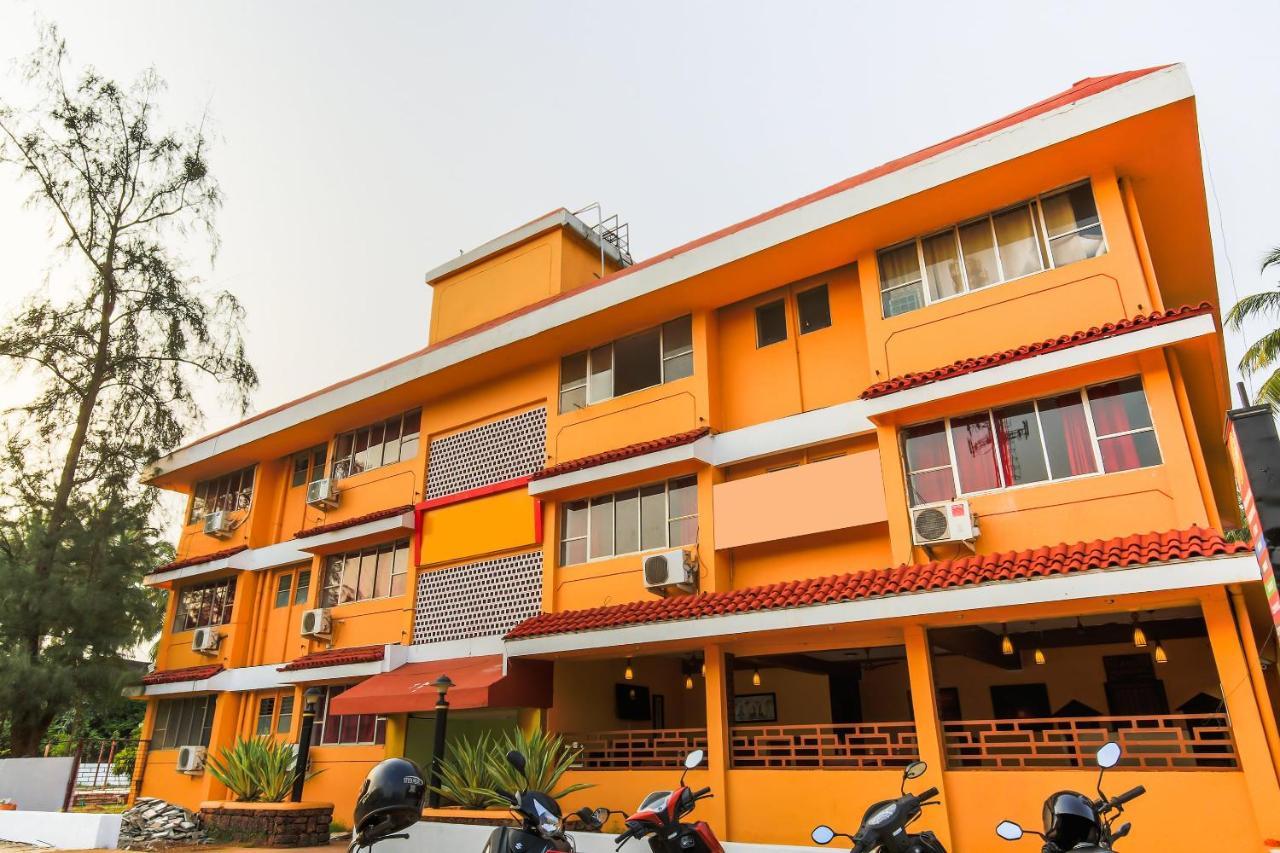 Oyo 18794 Hotel Colva Plaza Bagian luar foto
