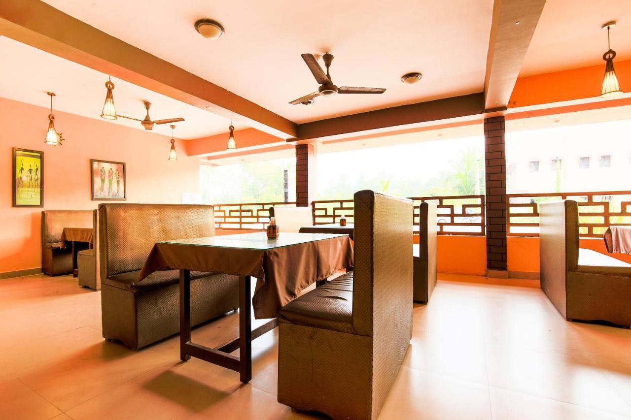 Oyo 18794 Hotel Colva Plaza Bagian luar foto