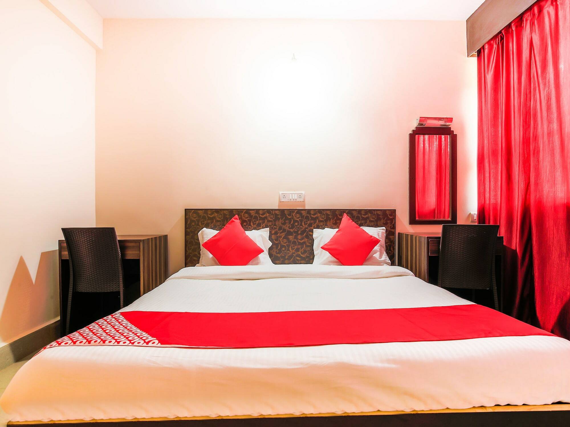 Oyo 18794 Hotel Colva Plaza Bagian luar foto