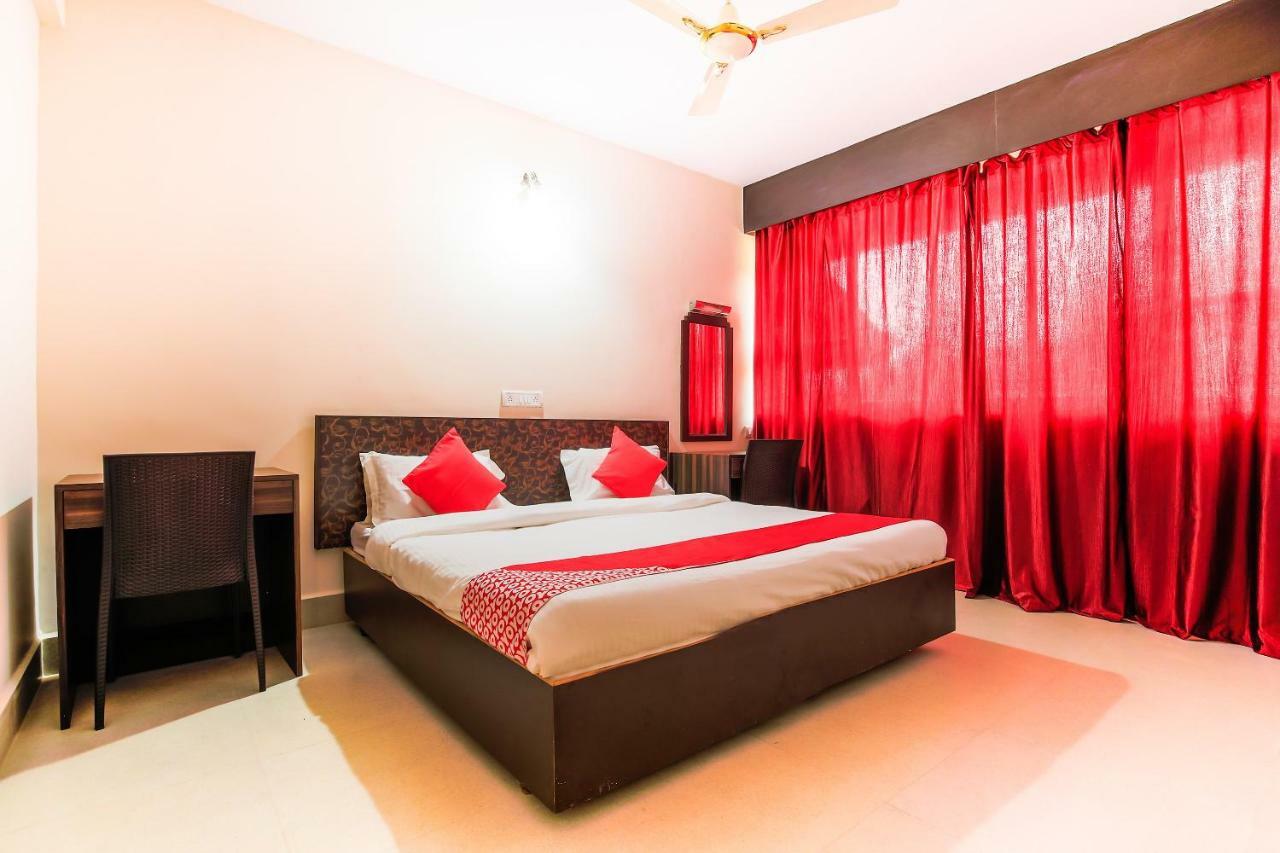Oyo 18794 Hotel Colva Plaza Bagian luar foto