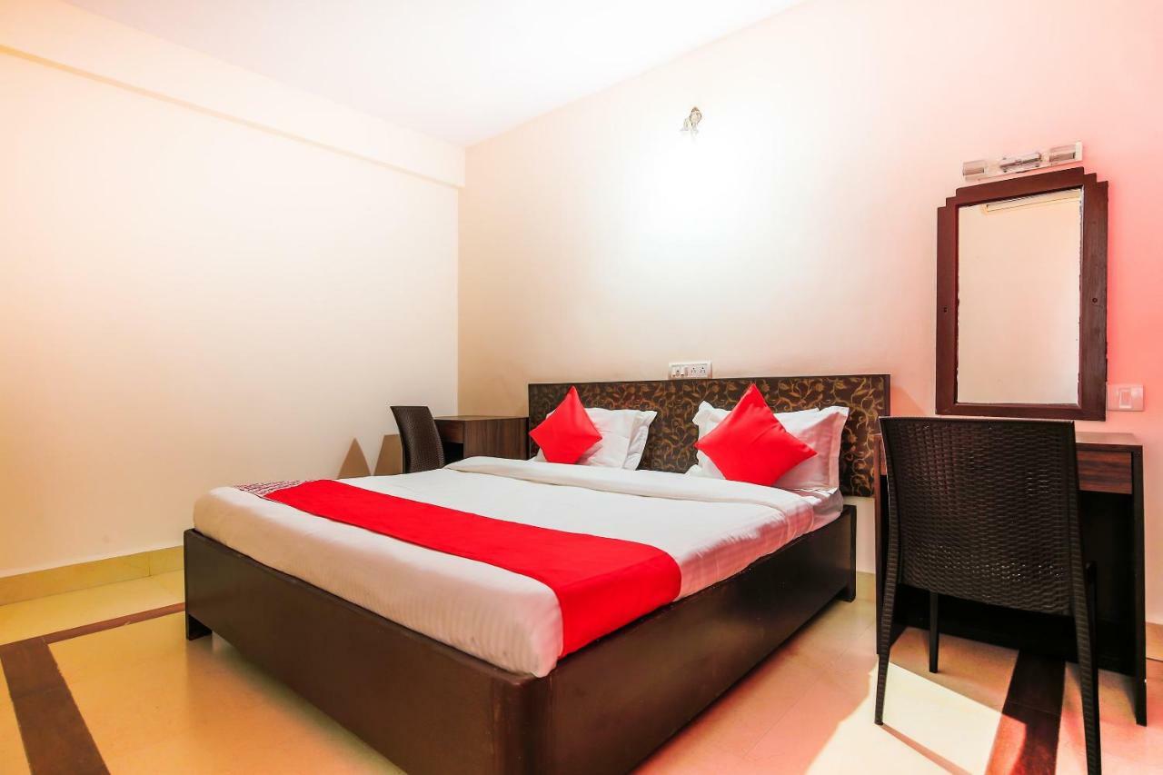 Oyo 18794 Hotel Colva Plaza Bagian luar foto